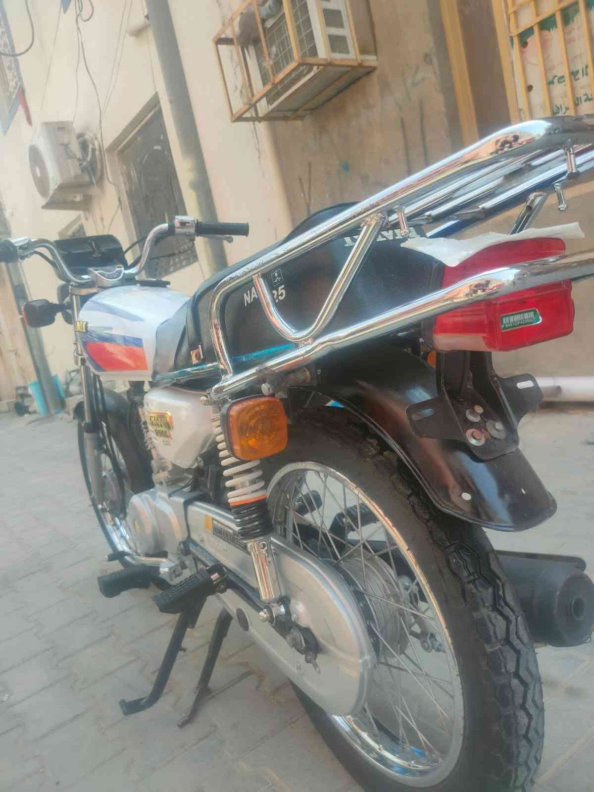 سلام عليكم نامه شلامجه اوراق اصولي شرط الفحص مديل 23 طالعه اخر وجبه جانت مضمومه نضافه فول كهربائيات كله شغال مكينه مبدل ولفات الفوك السعر خاص او اتصال مكاني سماوه *********** واتساب
