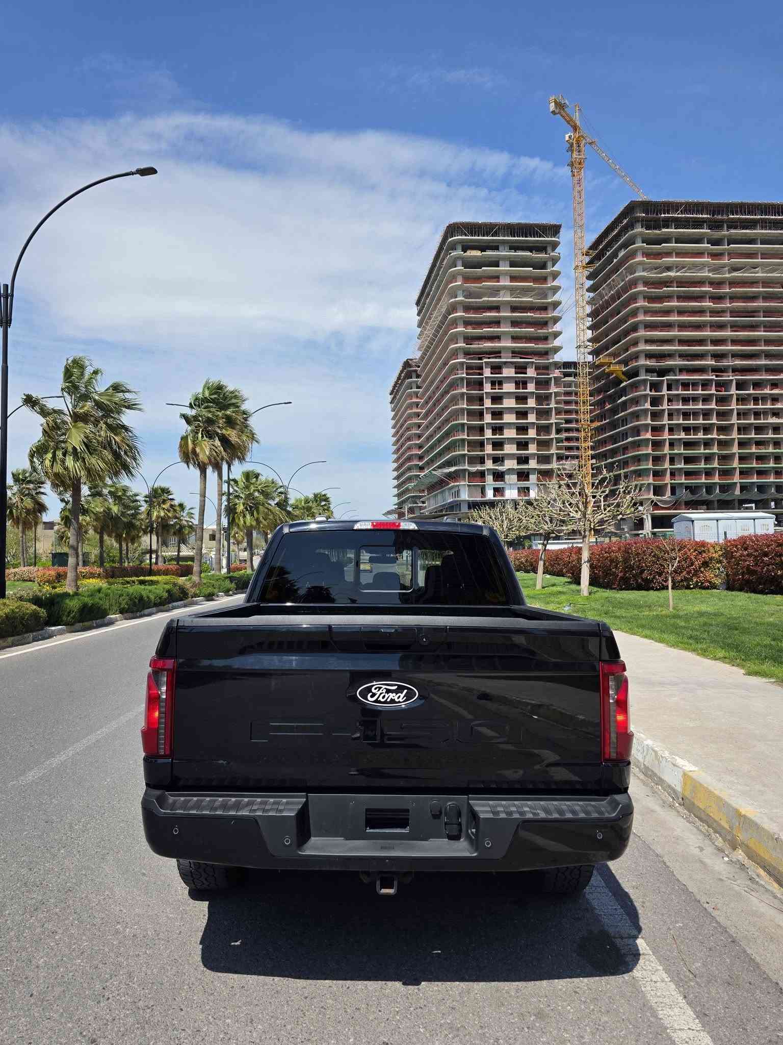 #f150للبيع
2024 XlT (fx4)
V6 3.5 turbo 

السعر: 355$$ 

ماشيه: 14000 mi
دبل أكسل(4x4)
قفل اكسل
٦ سلندر
كيجات دجتال
كشنات امامي هيتر
كشنات امامي تحكم كهرباء
سلم خلفي
كير طرح
كير ١٠ نمر
شاشة جبيرة
كاميرات ٣٦٠ درجة 
حساسات امامي خلفي
اشاير بل مري
نقطة عمياء
تشغيل عن بعد 
رادار امامي+ خلفي
مرايات هيتر 
باب طويل بدي قصير (المرغوب)
كير و محرك و أكسل حدادية كلة بشرط

 ٢ جاملغ امامي صبغ
بدون ارباك بدون دواخل بدون شاصي

مكان سيارة أربيل
للاستفسار: ***********
فقط بيع بدون مراوس
