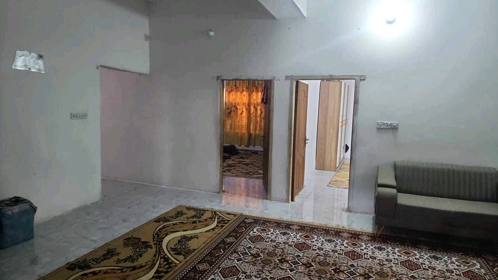 السلام عليكم بيت ٣٠٠ متر في ديالى الخالص للبيع بداعي السفر 
رقم الهاتف ***********