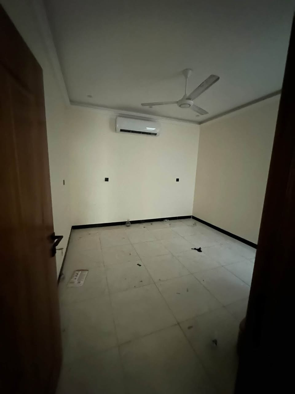 السيدية شارع الضباط • ٥٠م • ٣ غرف