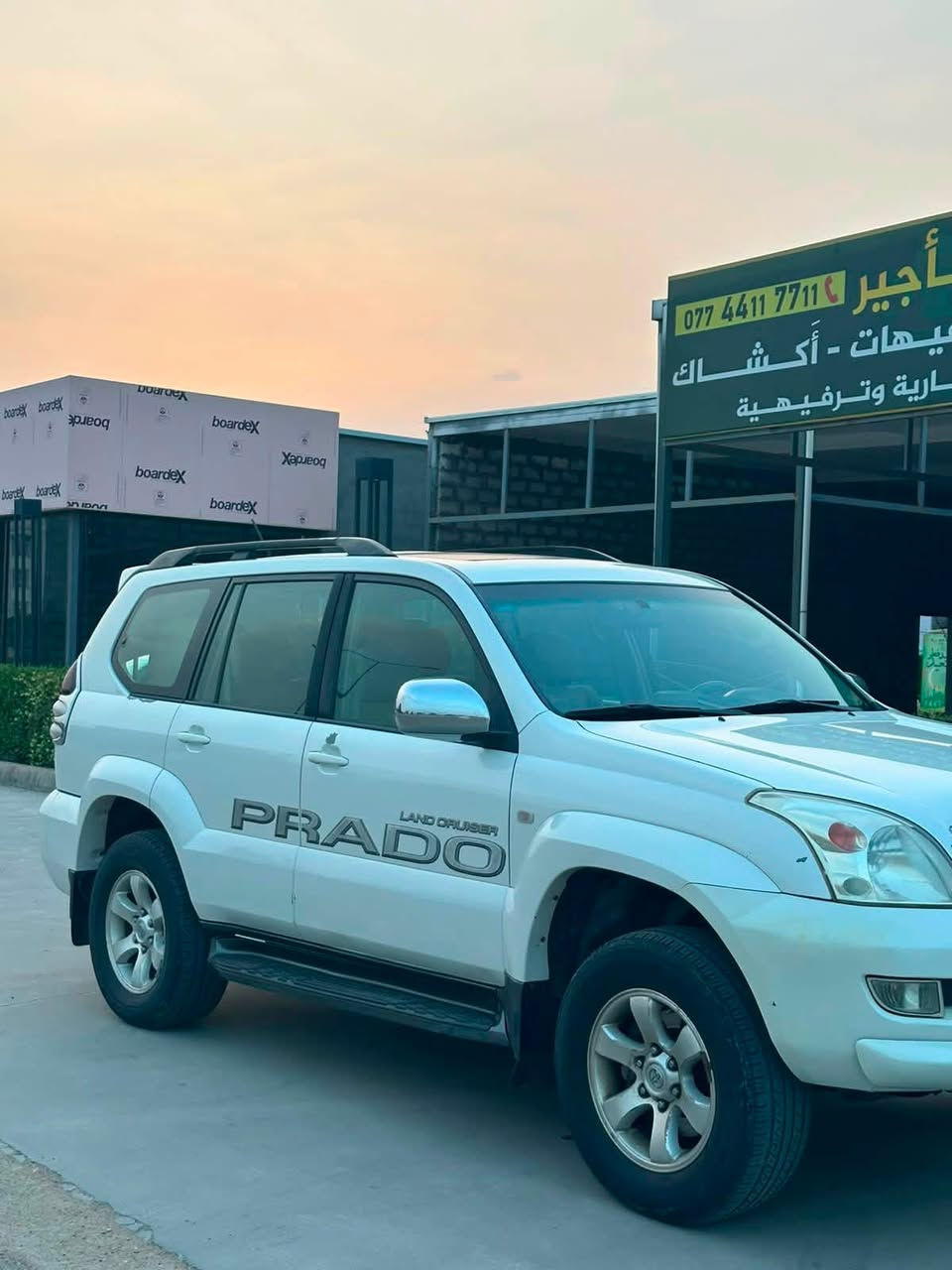 السلام عليكم
برادو 2009 vx 
فول مواصفات 
كلين فقط 
كير محرك مكفولات 
ماشيه 250 الف  
عارضها بـ 165
للأستفسار الهاتف / ***********
