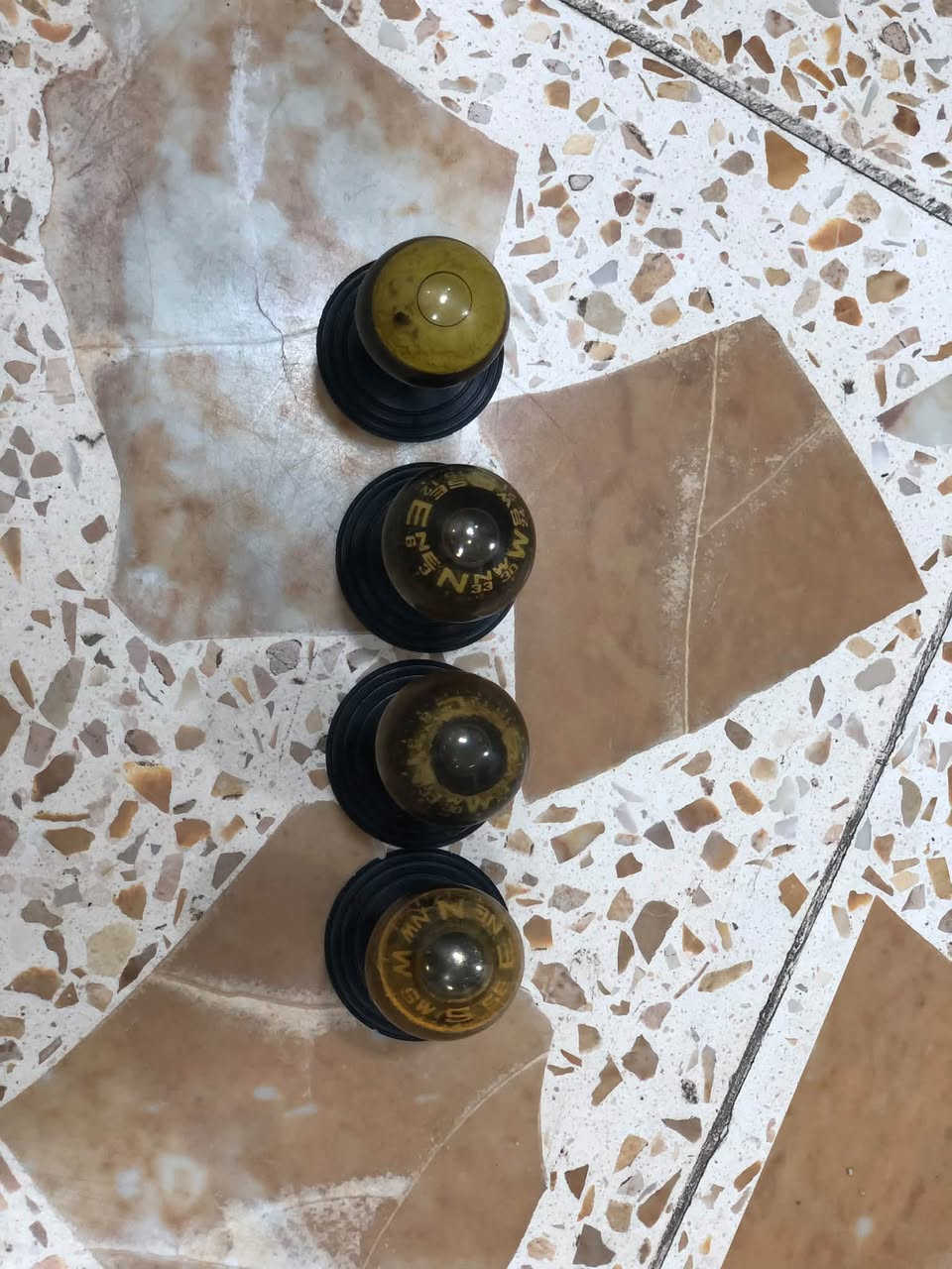 بوصلات • ٤ قطع • نظيفات