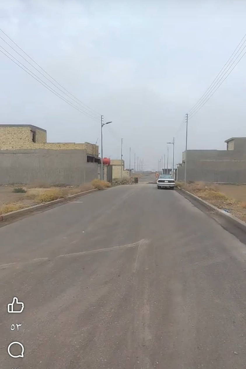 السلام عليكم قطعة الأرض للبيع في مجمع الكرغوليه قرب مجمع سرايا السلام 400 متر  سند 25 خدمات كامله تبليط وماء ومجاري السعر  60    ***********
