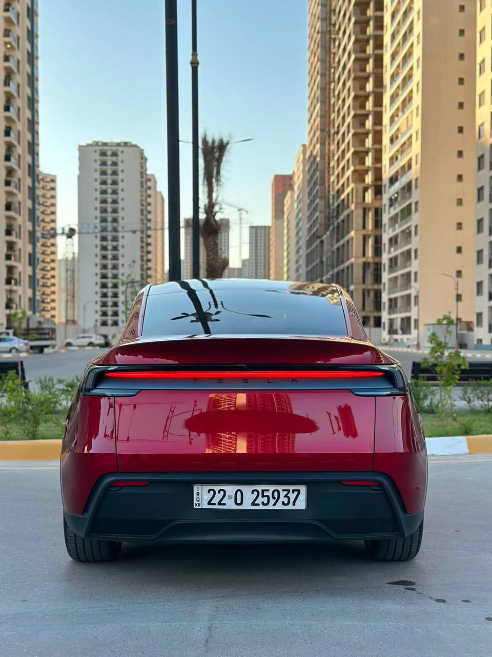 � للبيع Tesla Model Y Long RangeRWD 2026 ⚡️

🔹 الموديل: Tesla Model Y Long Range
🔹 السنة: 2026
🔹 الدفع:خلفي RWD
🔹 كهرباء بالكامل 100%
🔺الممشى 3500 ميل
🔹 بطارية Long Range
🔹 تسارع قوي واستجابة فورية
🔹 مدى ممتاز للشحنة الواحدة 550 كيلو متر
🔹 شحن سريع Supercharger حتى 250 kW حسب التجهيز والسوق
🔹 شاشة وسطية كبيرة و خلفيه ونظام Tesla الذكي
🔹 أنظمة أمان ومساعدة للسائق
🔹 كاميرات محيطية
🔹 مساحة داخلية وصندوق خلفي واسع
🔹 الايرباك سليم لم يفتح 
الحادث صبغ بابتين السايق
✨ السيارة نظيفة وحالتها ممتازة، والفحص متاح للجادين.

📍 الموقع: [اليرموك نفق الشرطه]

📞 للتواصل: [***********
***********
