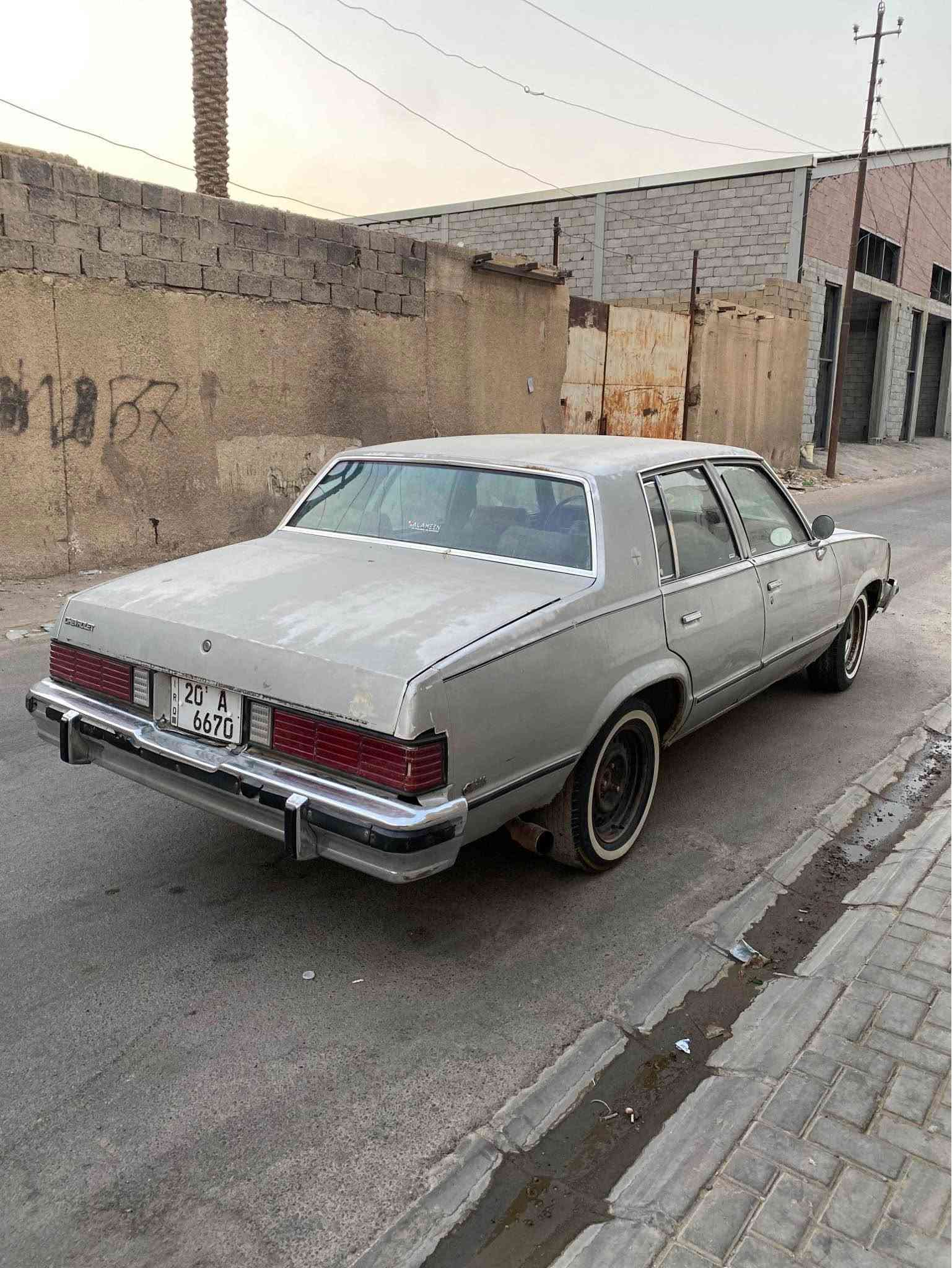 ماليبو موديل 1981 سياره كهربياتها  دواخلها نضيفه وابلاديه كامله مكينه جديده شادلها مال حاويه كير اوتماتيك تعليك نكره سلف وكامله تحويل ثاني يوم باسمي السياره هزه جديده يعني كبل عقد وتحويل رقمها  ديالى شبه مميز 
السعر ٣٨ وبيها مجال قليل مكاني بغداد بوب الشام 
*********** بغداد, العراق
