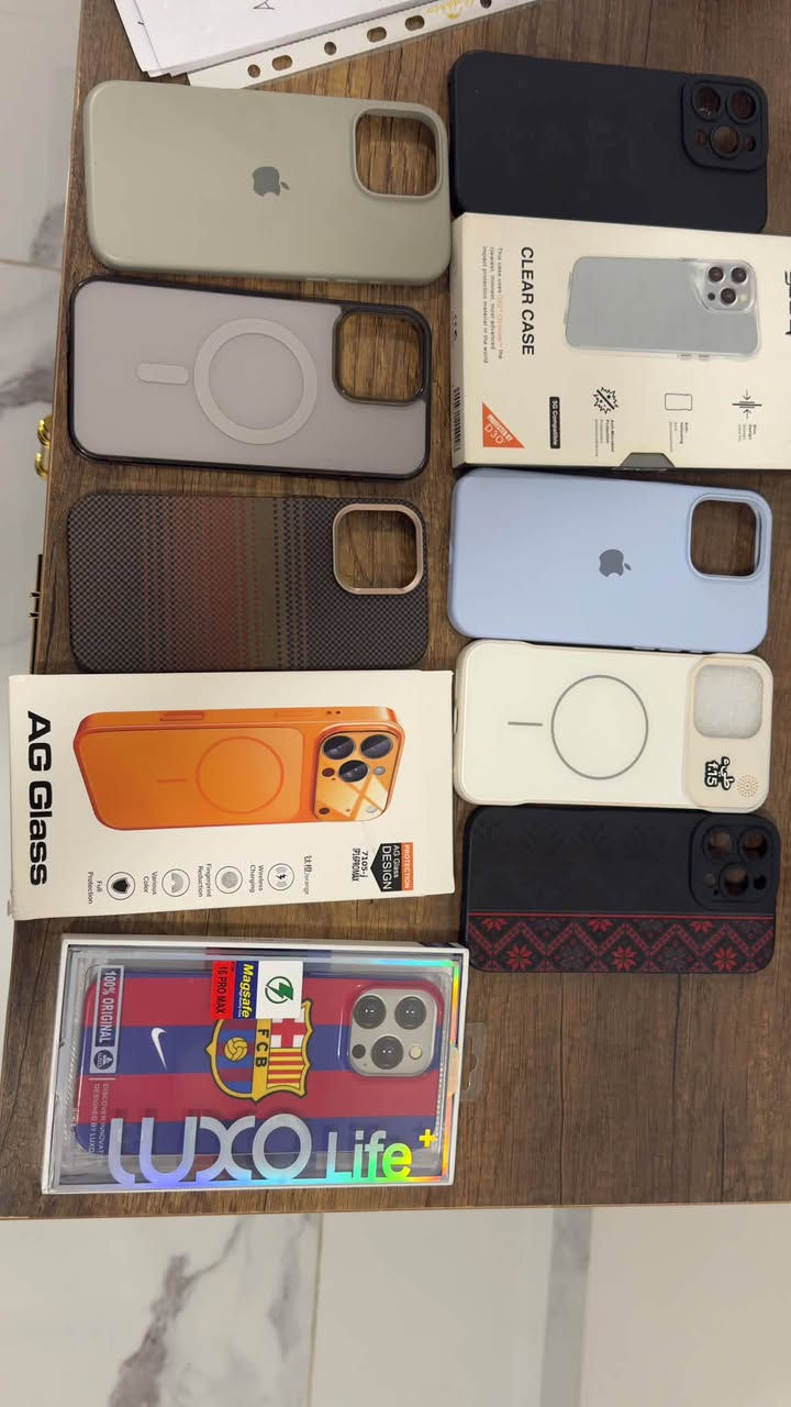 السلام عليكم IPHONE16pro max
جهاز جديد زلغ واحد ما بي غراض كامله ما بي اي نقص 
++راس شاحنه اصلي ويا ضمان ماستر
ملاحظات الجهاز 
256
لون دزيرت تيتانيوم
تك سيم 
نموذج M
عربي شرق اوسط 
بطاريه 90
شرط ولا جلخ ما بي
الجهاز يجي ويا 10 كفرات وكيبل الاصلي+كيبل هم اصلي شركةزينه كلش 
السعر 1400
***********

نص مكتوب في الصور:
- 77 8:17 حالة البطارية عادية حالة البطارية تعمل بطارية iPhone هذه على النحو المتوقع. حول البطارية والضمان... الحد الأقصى للقدرة 90% هذا قياس لقدرة البطارية مقارنة بقدرتها عندما كانت جديدة. قد تتسبب القدرة المنخفضة بتقليل ساعات الاستخدام بين عملية الشحن والأخرى. عدد الدورات 573 هذا هو عدد مرات استهلاك iPhone لقدرة البطارية. معرفة المزيد... تاريخ التصنيع تشرين الثاني 2024 أول استخدام آذار 2025