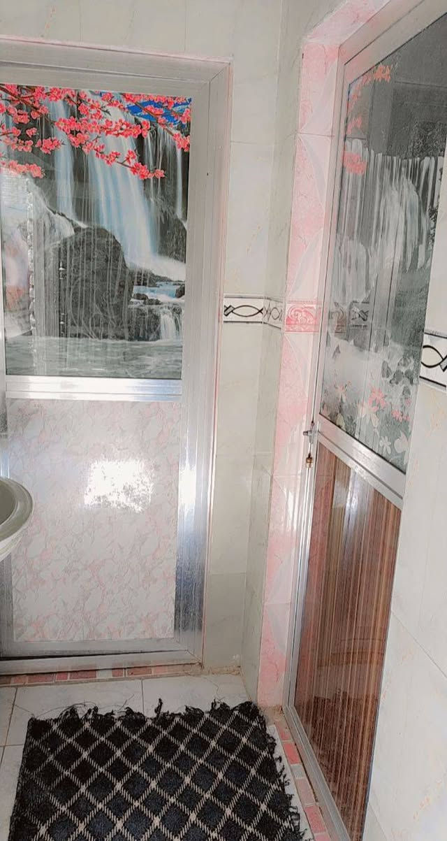 السلام عليكم بيت للبيع مساحه 267 موقع طويريج مقابل شارع الحمداني سعر والتفاصيل اتصل ع رقم وبالخدمه ***********
