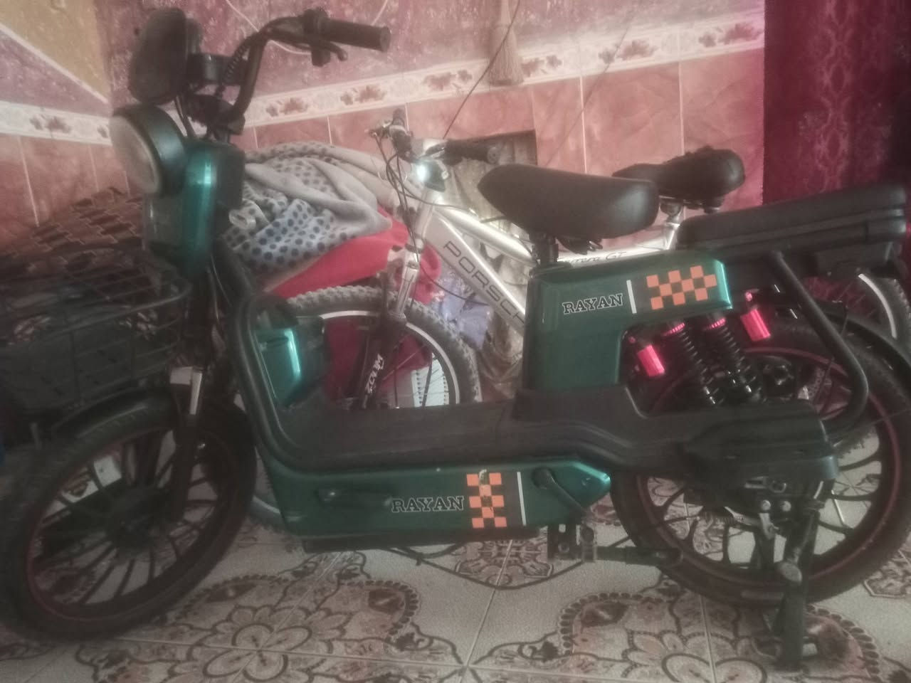 مكانها بصره الزبير سعرها 100,000 بيها مجال***********
