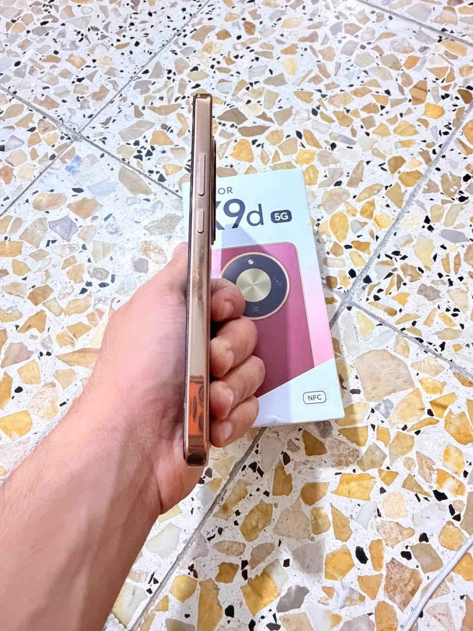 السلام عليكم
جهاز HONOR X9d
جهاز جديد استخدام بيت نضافه 100/100 ذاكرة 256
عشوائية 12  كامل ملحقات للبيع فقط السعر 450 وبي مجال 
مكاني نجف 

للاستفسار واتساب او خاص ***********

