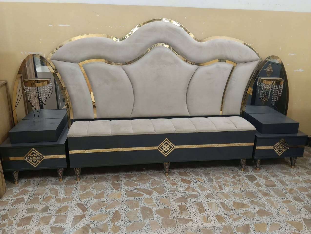 غرفة ترکية نضيفه لوك 9 قطع صبغ حراري وناره شغاله السعر 600 وبيه مجال بسيط اتصال علا الرقم //***********//***********// مكان فلوجه
