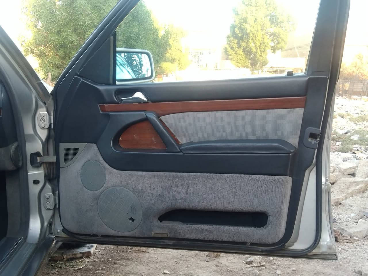 السلام عليكم من رخصت صاحب لگروب سياره مرسيدس شبح للبيع جاهزه محرك وكير جيد مال حاويه بيه منضومة غاز صدر خير من الله تخم تاير هسه شاده تبريد نقص غار من بلدلت لمحرك طار لغاز رادله صبغ عام محرك @ وكير خير من الله كربائياته جاهزه موديل ١٩٩١ بسمي رقم بغداد سنويه عضم عاج لغاية ٢٠٢٨ سعره ٥٥ ورقه وقابل لتفاوض رقم ***********
