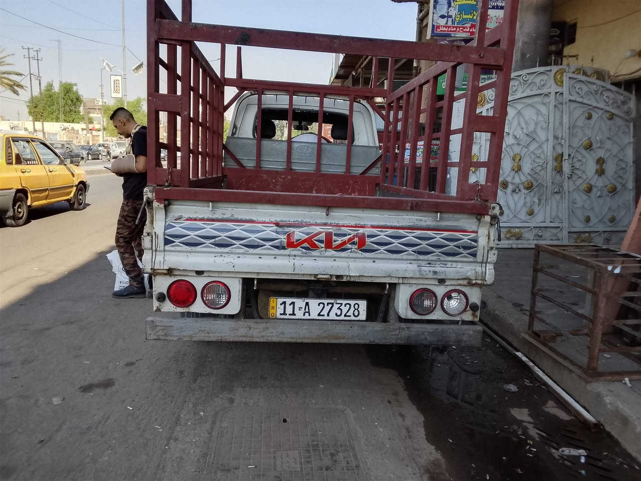 سلام عليكم كية حمل للبيع كير ومكينة اكسن مقفولات بئ اسمي السعر 88ورقة وبيها مجال العنوان الكاظمية رقم الهاتف ***********
رقم الثاني ***********
السيارة بدون محجر
