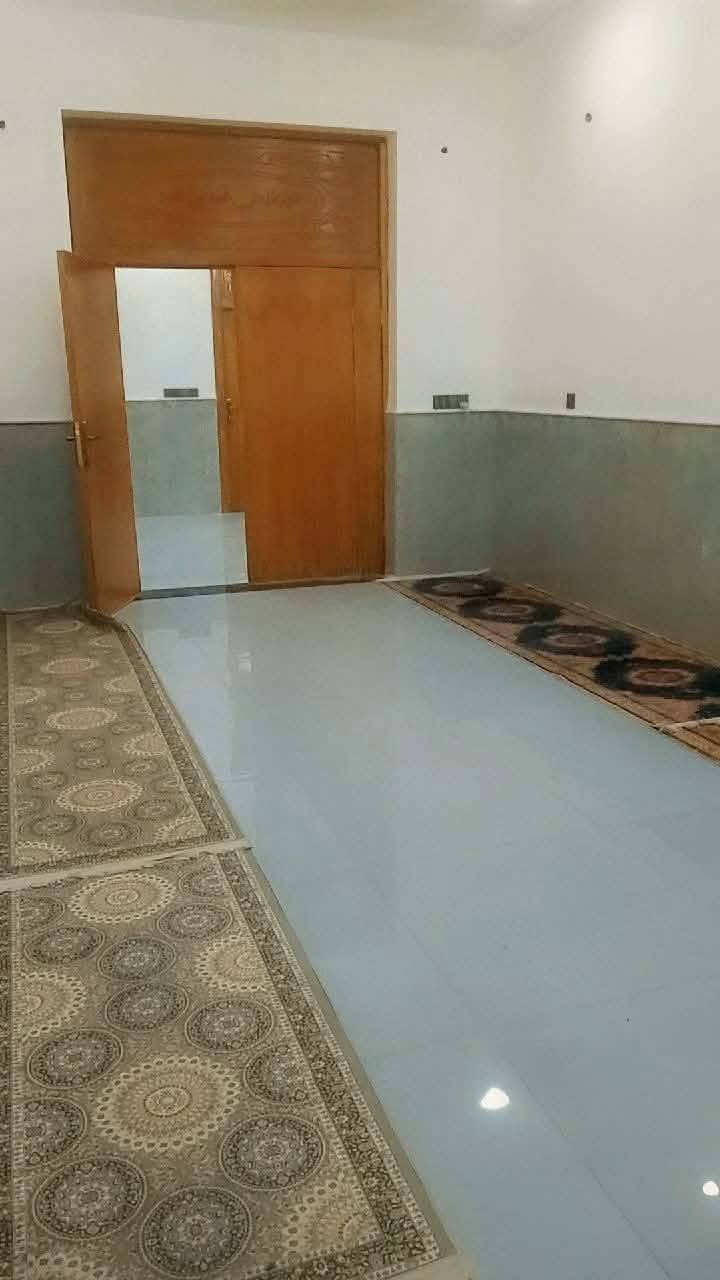 🏡 للبيع منزل راقي في الديوانية – حي الصدر الرابع / العسكري 🏡

📐 المساحة: 360م² واقع حال | السند 277م²
🏠 طابقين – بناء 2026
📍 موقع مميز وشارع هادئ، قرب مدرسة العراق الابتدائية
💰 مطلوب إسكان: 55 مليون دينار

🔹 الطابق الأول: استقبال واسع، صالتان، غرفتان، مطبخ داخلي وخارجي، صحيات داخلية وخارجية.

🔹 الطابق الثاني: غرفتا نوم، صالة عائلية واسعة، سطحان مناسبين للجلسات والاستخدام.

✅ مساحة كبيرة وتقسيم عملي
✅ موقع حيوي وخدمات متكاملة
✅ مناسب للسكن والاستثمار
✅ بناء حديث ومتين

💎 بيت العمر اللي تدور عليه موجود هسه بالديوانية!

📞 للاستفسار ومزيد من التفاصيل:
مكتب علاء الخالدي للعقار
📱 ***********

#مكتب_علاء_الخالدي_للعقار
#الديوانية #حي_العسكري #عقار_للبيع #دار_للبيع
