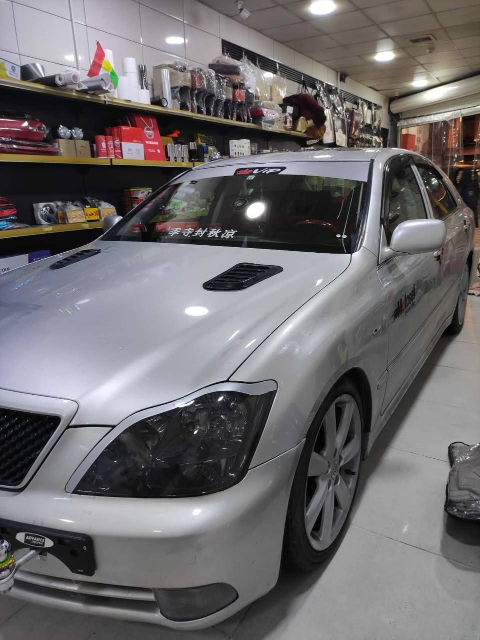 شاهینە مووس سلڤەر
سێ دووگمەی سپۆڕت athelet
مەکینە 182 و 130هەزار ڕۆشتووە 
کە داغڵکراوە یەک دەستی کردووە 
کامل بۆیاغی ئەوروپا جگە لە سەقف 
سەقف سڵاید ویل دینگە 
سوکانی لێگزس کوشنی جڵدە
کۆدی بۆ کراوە بارکۆدی وەرگیراوە
هەموو گیانی بەشەرت زۆر بێ عەیبە 
نرخ 60 گەڵاو معامەلە
*********** السليمانية, العراق
