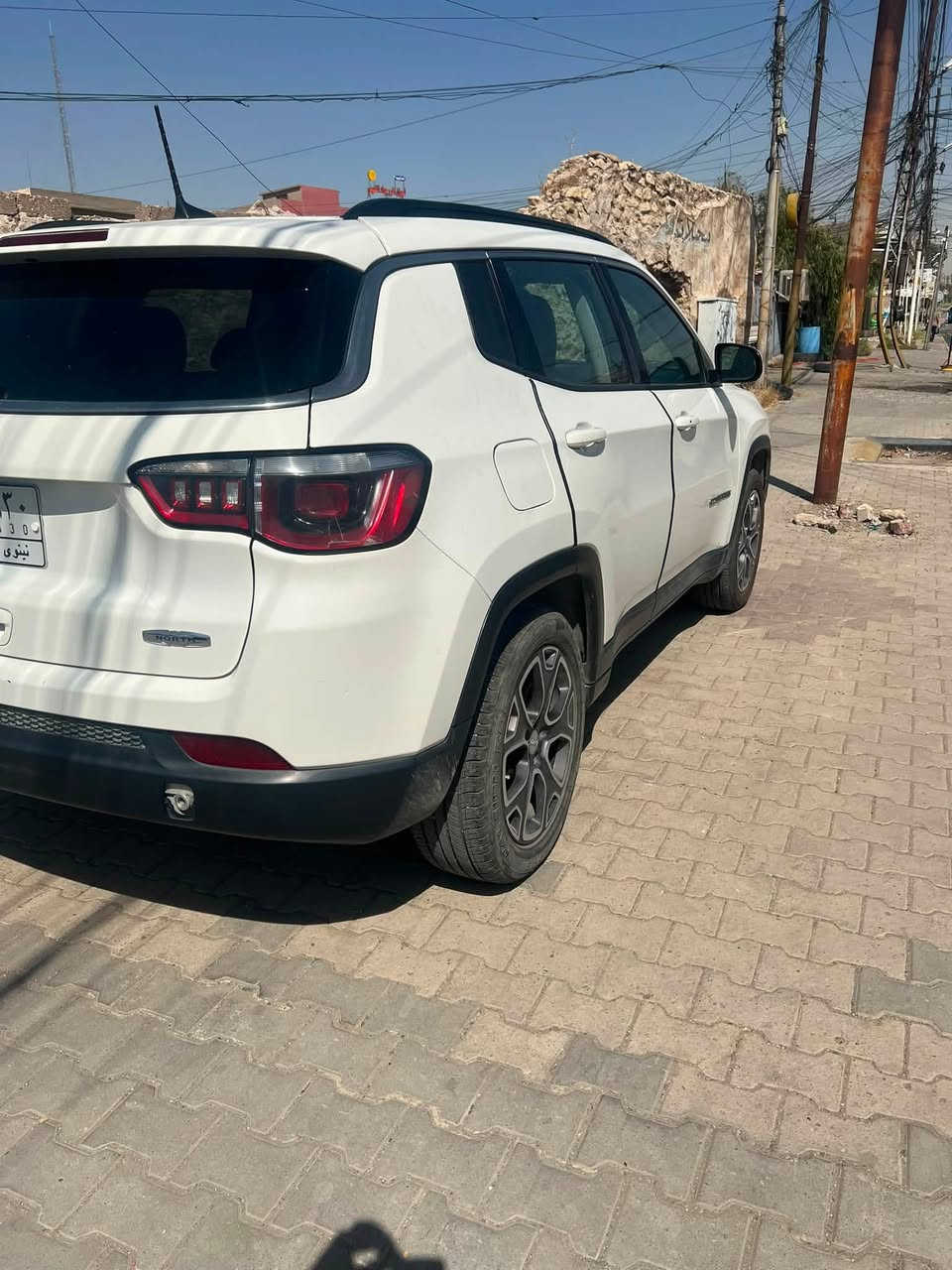 جيب كومباس موديل 2018 بدون صبغ محرك 24 فور ويل سيارة جاهزة بدون نقص مال جناي رقم نينوى ماشية 80 سعر 125 ورقة وبي مجال لتواصل ***********

