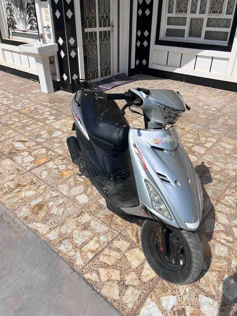 للبيع نقصها الهندر يخرط و واير مال كيج سرعة والباقي مكفول دراجة نكرة سلف السعر 300 وبيها مجال مكاني بابل محاويل رقم ***********
