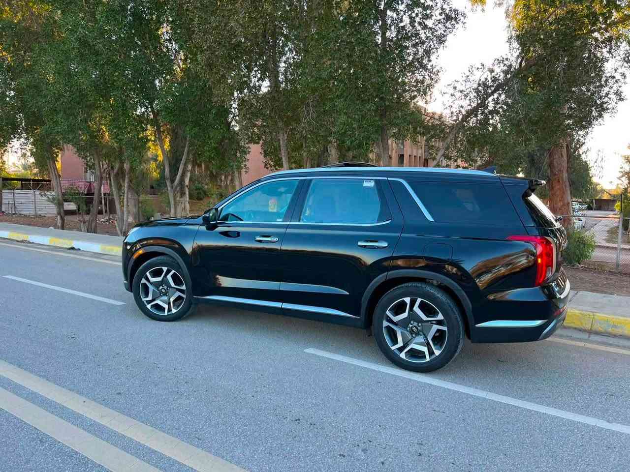بلسايد لمتد 2023
بيع او مراوس 

فول فتحتين 

رقم بغداد بسمي 

مابيهه نقص برغي 

حادثهه جاملغ وبنيد صبغ فقط 

دون دواخل مجرد رصعه صغيرلا لا سحب لادك ولا ملعوب شواصيهه 
رقم الشاصي داخل المنشور 

عنوان بابل مسيب. ***********
