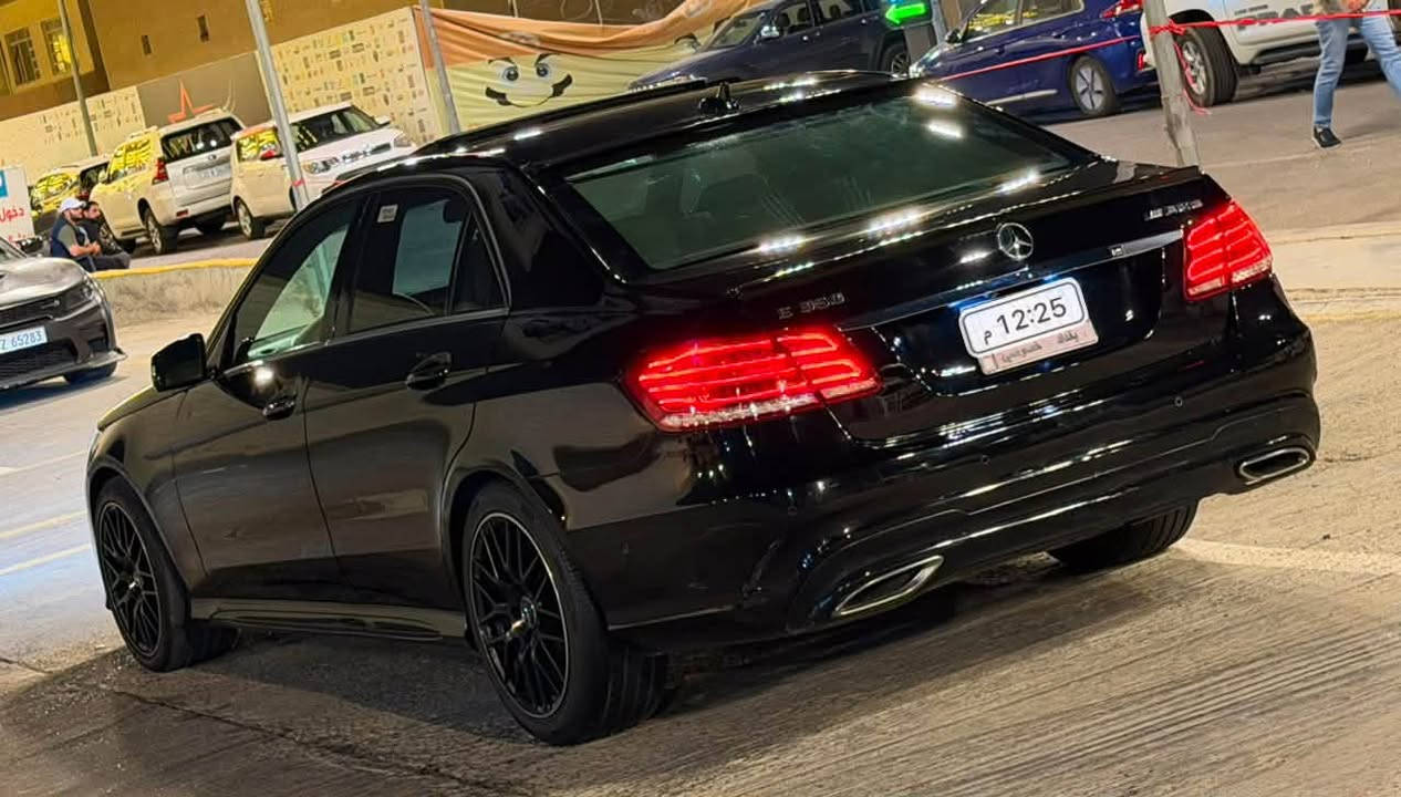 تحيه طيبه اللهم صلى على الحبيب محمد 
للبيع E350  V6 مارسدس 2016السياره اصل AMG  فول فول ماشيه 92 الف Miالسياره حادثه كلش بصيط خشوم جاملاغات وربع بنيد كشنات كهرباء خزن  شاشه ابلاديه  تحكمات ستيرن گير تعليك تحكمات شاشة برده خلفية كهرباء  فتحة سقف رقم بغداد تحويل ثاني يوم والسياره خير من الله وبلعافيه عل ياخذه مكاني بغداد العامريه ***********
السعر 168$
