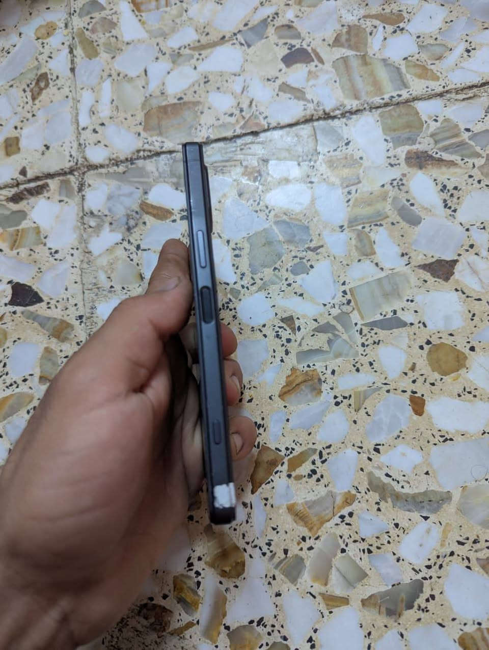 سلام عليكم جهاز sony 5 mark 5
نسخة ياباني دوكومو ( عربي اصل)

 شريحتين شريحة eism وشريحة عادية

 معالج سنابدراجون 8 جين 2 

كامرات 2 بدقه 48 ميغا بكسل تصور 4k. 120 فريم مع برامج تصوير احترافيه

الصوت دل سبيكر ومدعومات ب5 ميزات وحده منهن الذكاء الاصطناعي 

ذاكرة 128 عشوائية 8

 شاشه OLED شاشه 120 هرتز وتنرفع خلال اللعب لل 240 فريم

بطارية 5000

ومتروس ترس مواصفات

 الجهاز جديد كفاله عامه

مراوس بهوووونر ماجك 5 برو مكاني بغداد

رقمي ***********
