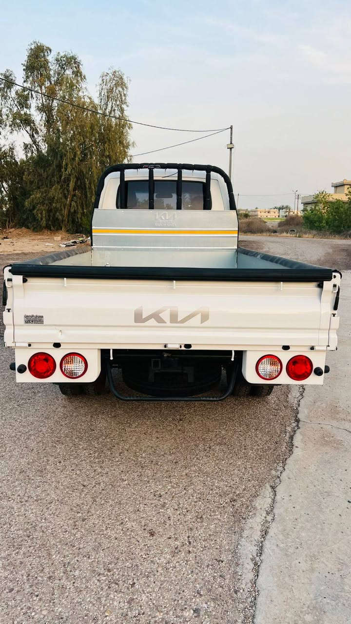 كيا حمل للبيع
2026 ✅️
ماشيه ٥ آلاف حقيقي ✅️
سياره زيرو ✅️
رقم انكليزي جديد تحويل مباشر ✅️
بيها طخه بسيطه من كدام وبدلت بيها قماره 
جديده كامله مالت حديث شرط قطره صبغ مابيها 
سياره زيرو برغي تجاري مبيها شرط الفحص 
مغلفه بدي وداخل جاهزه وجديده 
وبسعر جدا مناسب 
١٤٥ ورقه 
مكانها الانبار- الفلوجة 
*********** 
الي متعجبه يدعيلنه بلرزق وجزاكم الله خير
