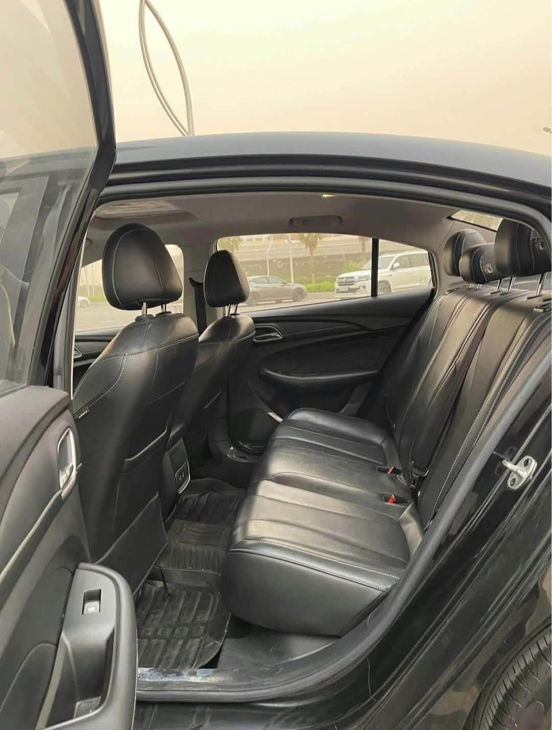 بۆفرۆشتن mg5 luxury  مۆدێل 2022 فول فول مواسەفات 
  , شاشە گەورە, 360 دەرەجە کامێرا , تحدید سورعە
3 مۆدی سوکان 6 سپیکەر , کوشن جلد , هەردووک کوشن پێشەوە هیتەر , هەردووکوشن پێشەوە کارەبایی،,نیظامeco, تراکشن ،لایت زینۆن
، حاسە و کامێرا .5کامێرا، سەقف سڵاید زۆر مواسەفاتی تر 
بێ بۆیاخە تەنها ئەو قۆپە و بستێک لە چاملغ پێشەوە ساردە. سەیارەکە زۆر تازە ماوەتەوە 
52هەزار کم رۆشتووە 
شوێن/حاجیاوا، ڕانیە *********** رانية, السليمانية
