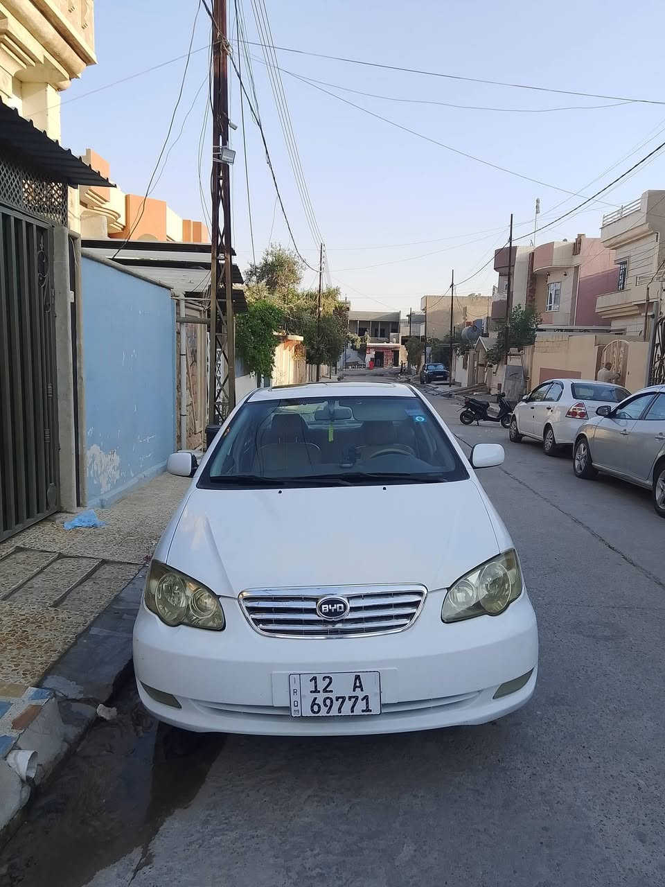 بي واي دي F3
فول موصفات 
موديل 2013
محرك 1600 كير توماتيك 
رقم نينوئ انكليزي هزه وسنويا جدد
بدون ضرر 
تبريد شغال 
سياره جاهزه 
عنون موصل الايمن مشيرفة الاولة
سعر 68 $
رقم الهاتف ***********
