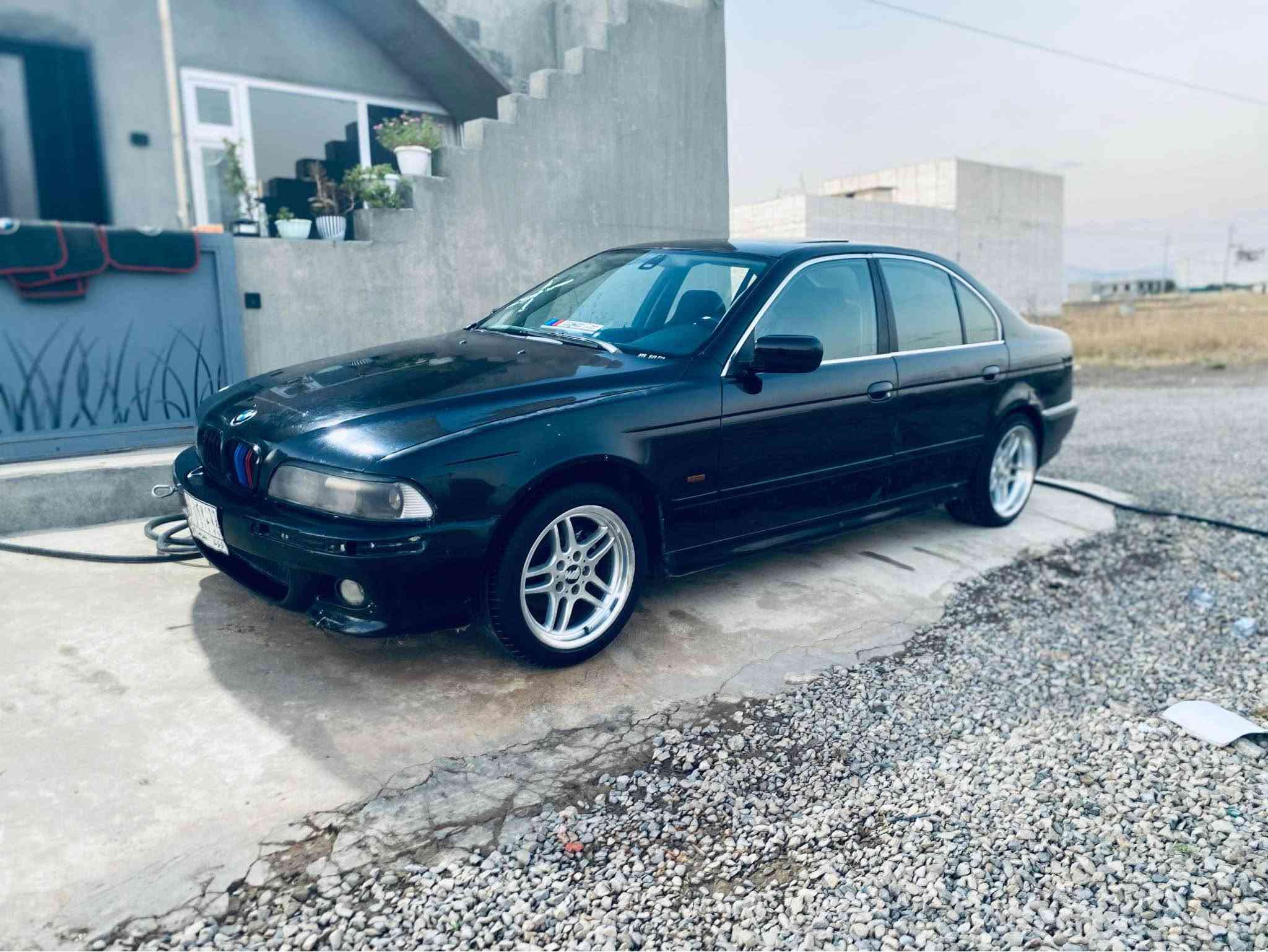 بي ام دبليو E39 • ٢٠٠١ • شاشة آيباد