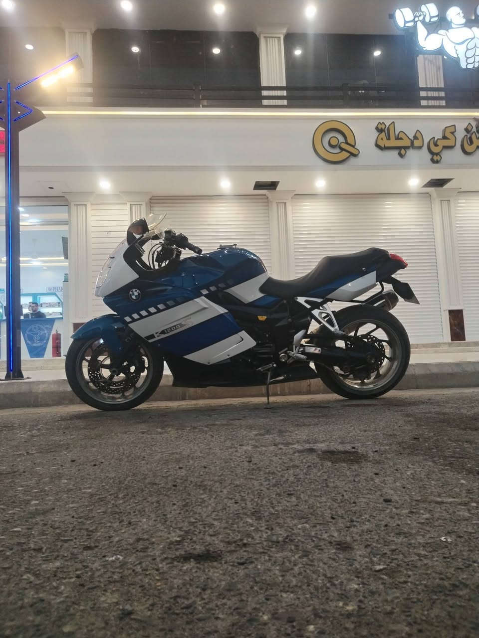سلام عليكم بطح BMW فول مواصفات واحد علا واحد كفاله عامه محرك K١٢٠٠s نكره سويج وين مايعجبك جديده علا وضع الشركه بس وصل مامدفوع كمرك سعر ٢٥ ورقه قفل بيع مستعجل الله شاهد مكان ميسان اليريدها يتصل ***********
