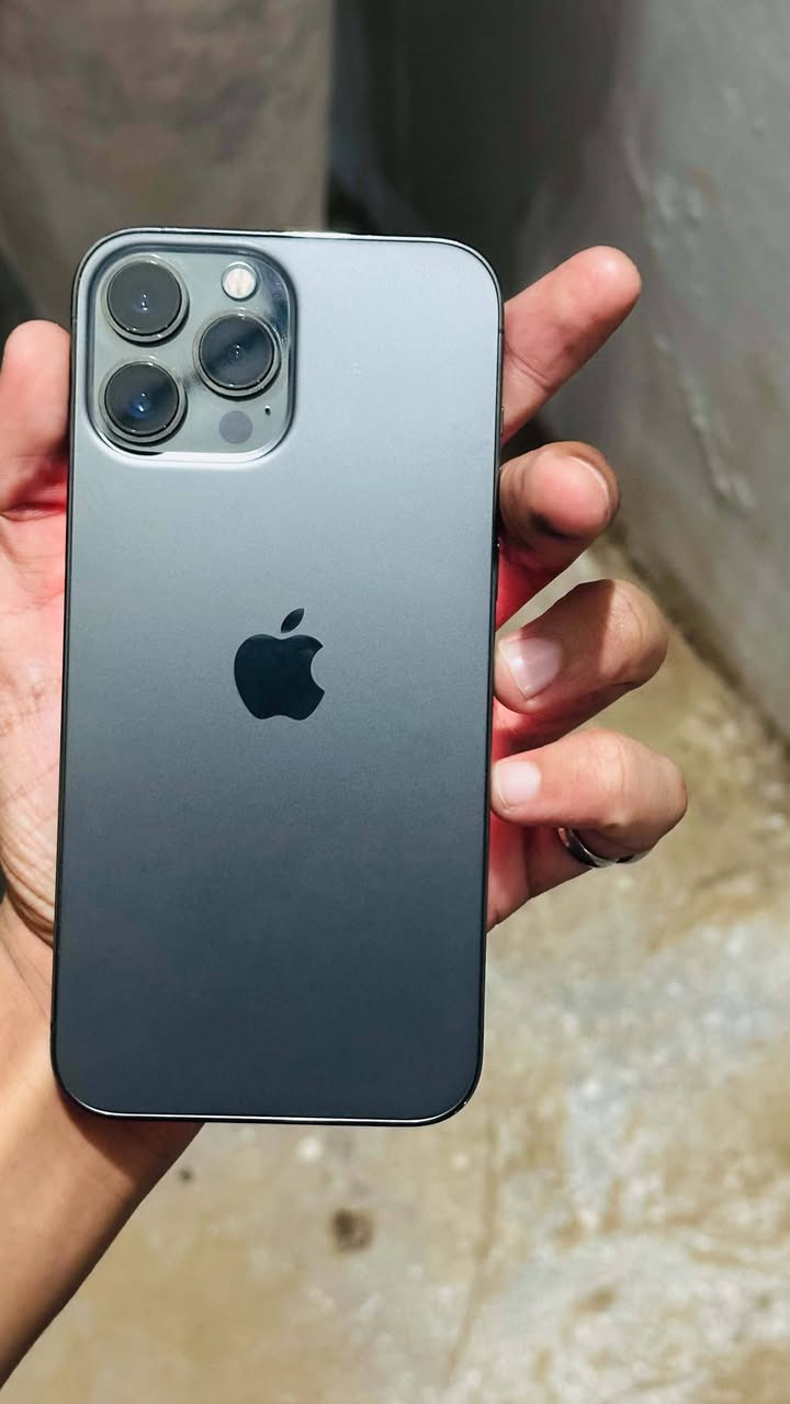 آيفون ١٣ برو ماكس • بطارية ٨٩٪ • نضيف جداً