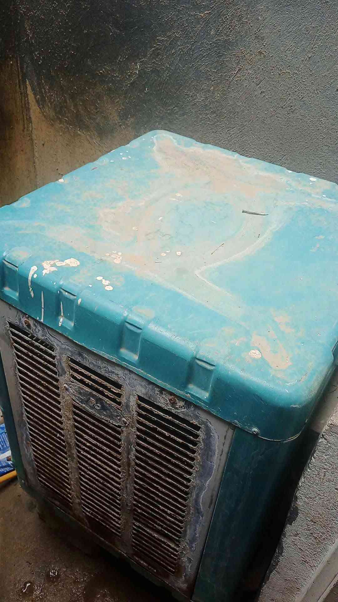 مستعجل • غرفة • مبردة