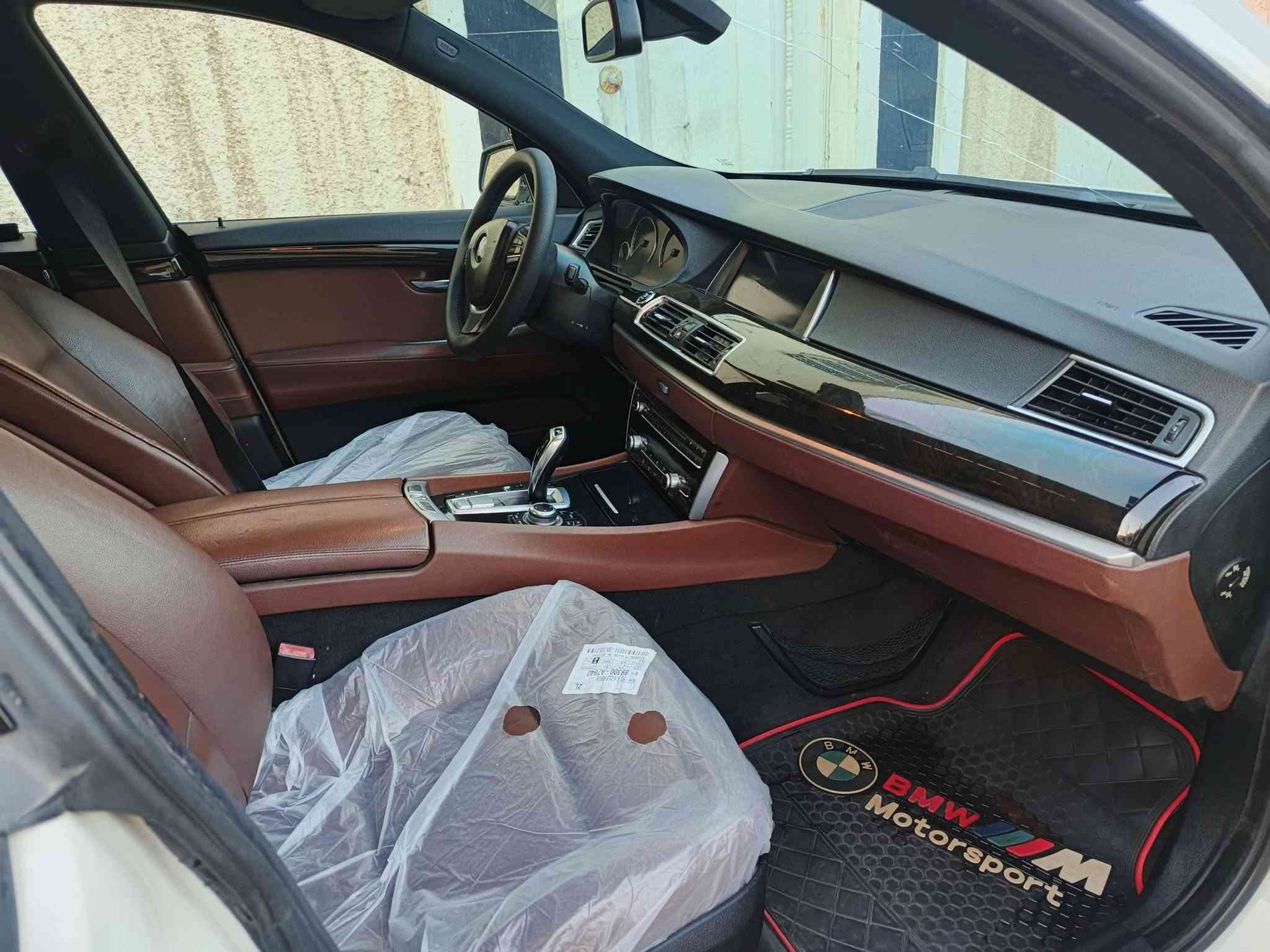 السلام عليكم BMW 535موديل 2012 خليجي فول مواصفات 1/1  أبواب شفط سيارة كلش حلووو أو تمشي بإنزين عادي مال جني اعتقد ما شفت هيج رزانه بنورامه السعر 190 ورقه الهاتف ***********

