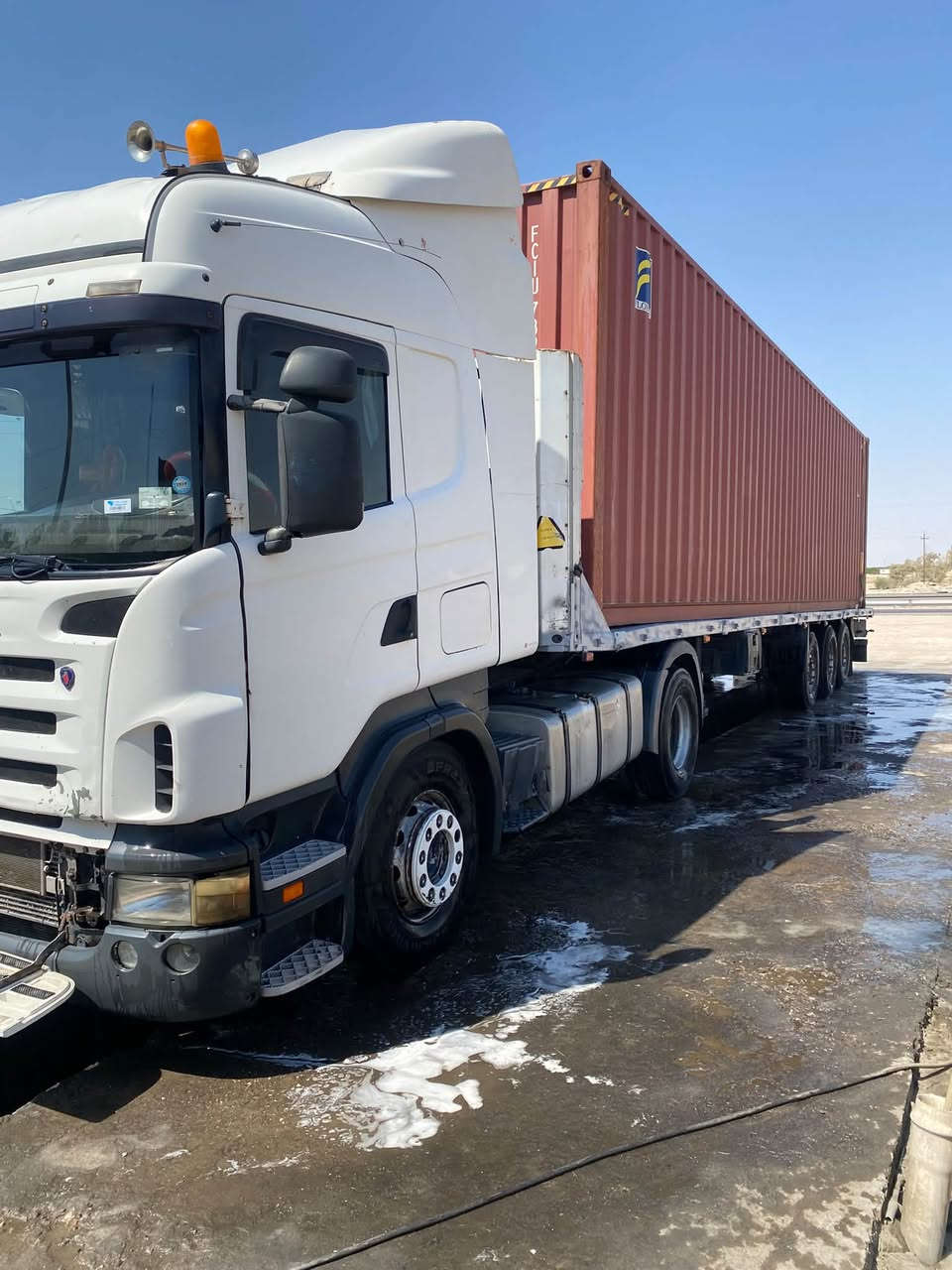اسكانيا موديل ٢٠٠٦ بسمي سنويه منتهيه اقل السنه سعر البيع ١٨٠ ورقه وبيهه مجال تحويل مباشر مكاني البصره ***********
