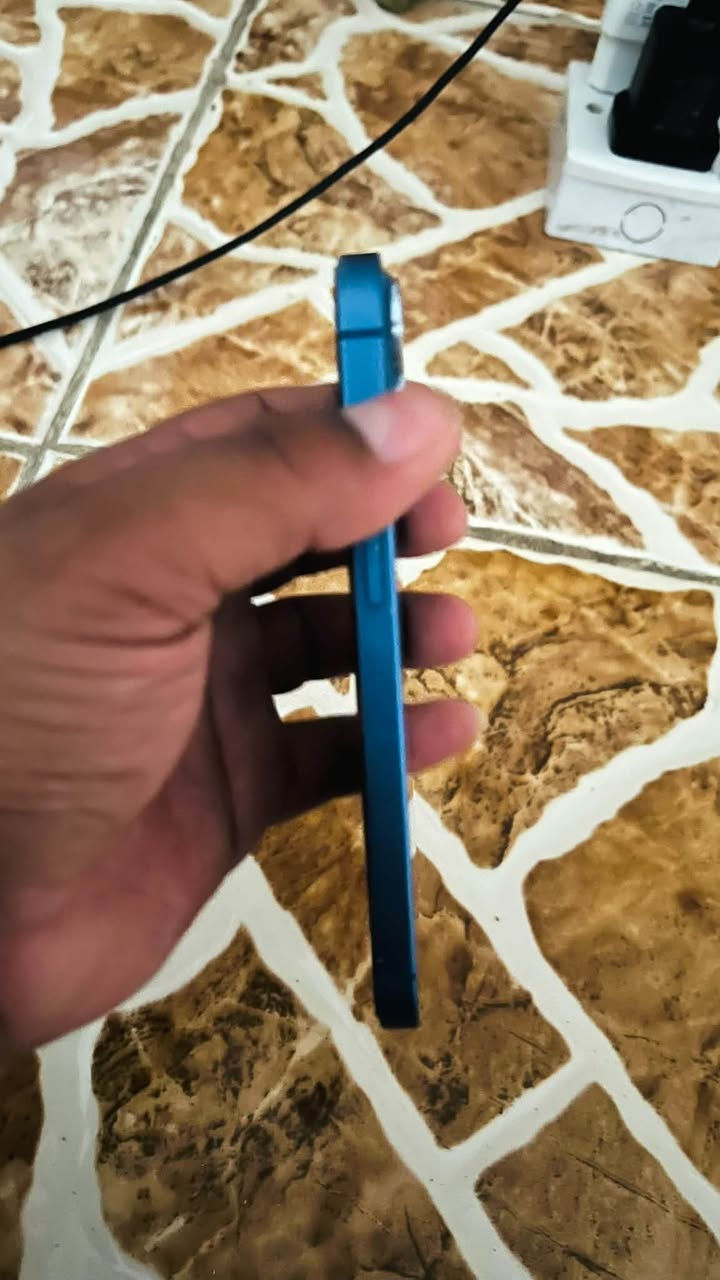 آيفون ١٣ عادي • ٢٥٦ • بطارية ٧١٪