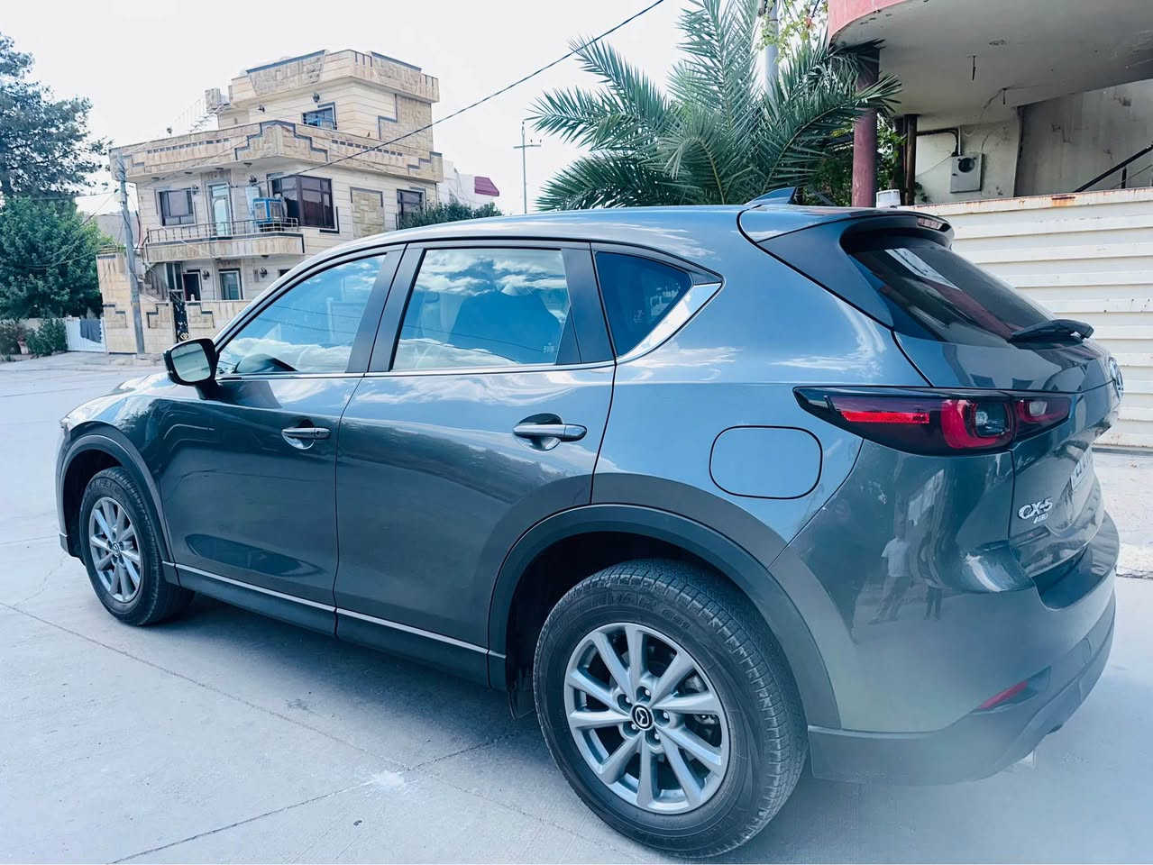 مازدا cx-5
مۆدێل 2023ڕەنگ نەوتی
سەنەوی و بەراد و هەزە هەمووی تازەیە هەتا 2030
ڕەسمی حادیسەکەم داناوە یەک چەمەلخی تەنها ساردە 
٣ پارچە کلێری ئەمریکایە بە شەرتی ئەوەی قرچیشی نەبێت بەس پەمپە
ئێرباگ هیچی نەتەقیوە جگە لە شانی سەکن ئەویش دانراوەتەوە 
فول فول مواسەفاتە تەنها داتاشۆ نیە ڕادار و سنوق شەفت و سڵایت و ئیتر فولە
مەکینە ٢.٥ بێ تۆربۆ مرخوب 
تەنها 28000کیلۆ متر ڕۆیشتووە سفرە سەیارەکە 
سەیارەکە لە بازیانە هی معرز نیە 
نرخی خوار بازار 175$ معامەلە 
ژ.م/***********
کێ مشتەریە تێل بکا جوابی نامە نادەمە هی من نیە سەیارەکە السليمانية, العراق
