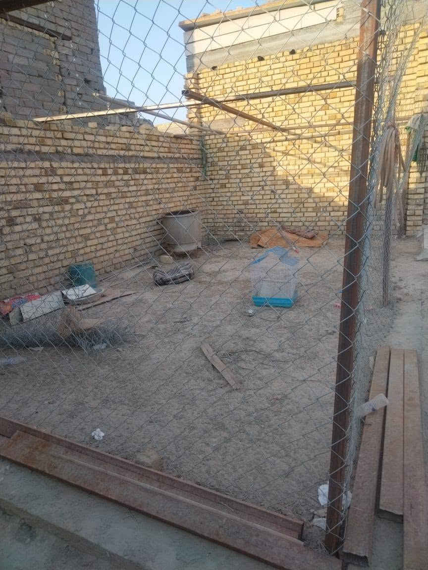 شرك  طول كامل وشخاط اشتريتهن ردت اسويهن قفص بس الله ماقسم الي وبعت حلالي   4  شخطات طولهن 4امتار   و10 شخطات طول الوحده مترتين ونص لبيع المكان سوق الشيوخ رقمي ***********  مامتواجد على الفيس
