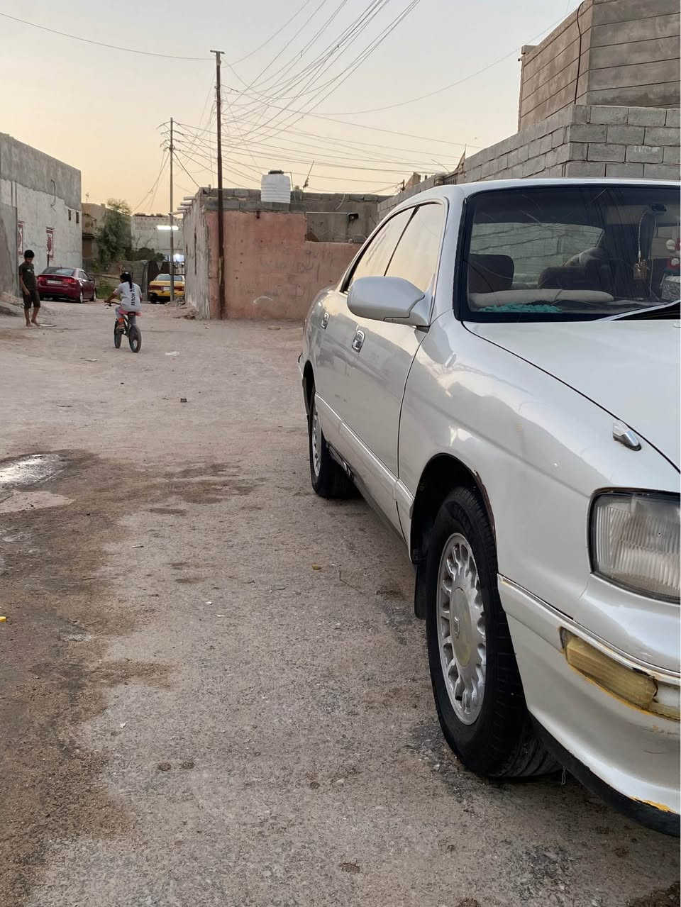 سلام وعليكم سياره بطه للبيع مديل 93 سياره بسمي مكفوله من كصه ونقل حداديه 80 كهربائي كلهة شغاله كير ومكينه خير من الله تبريد بس نقص غاز سعر 46 وبيهة مجال العنون بصره رقم الهاتف 
*********** Singapore
