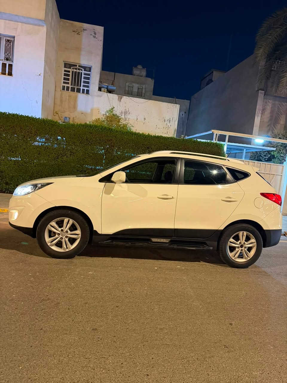 توسان 2010 ماشيه 110 سياره نصيفه مابيه اي نقص محرك 2400 دوش  رقم بغداد جديد
رايده 109 مكاني بغداد السيديه 
***********
