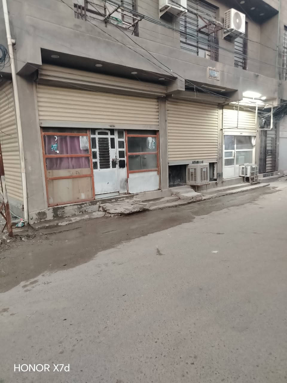 سلام عليكم محل الايجار بدايه شارع خوله من جه الهياكل شارع ***********
