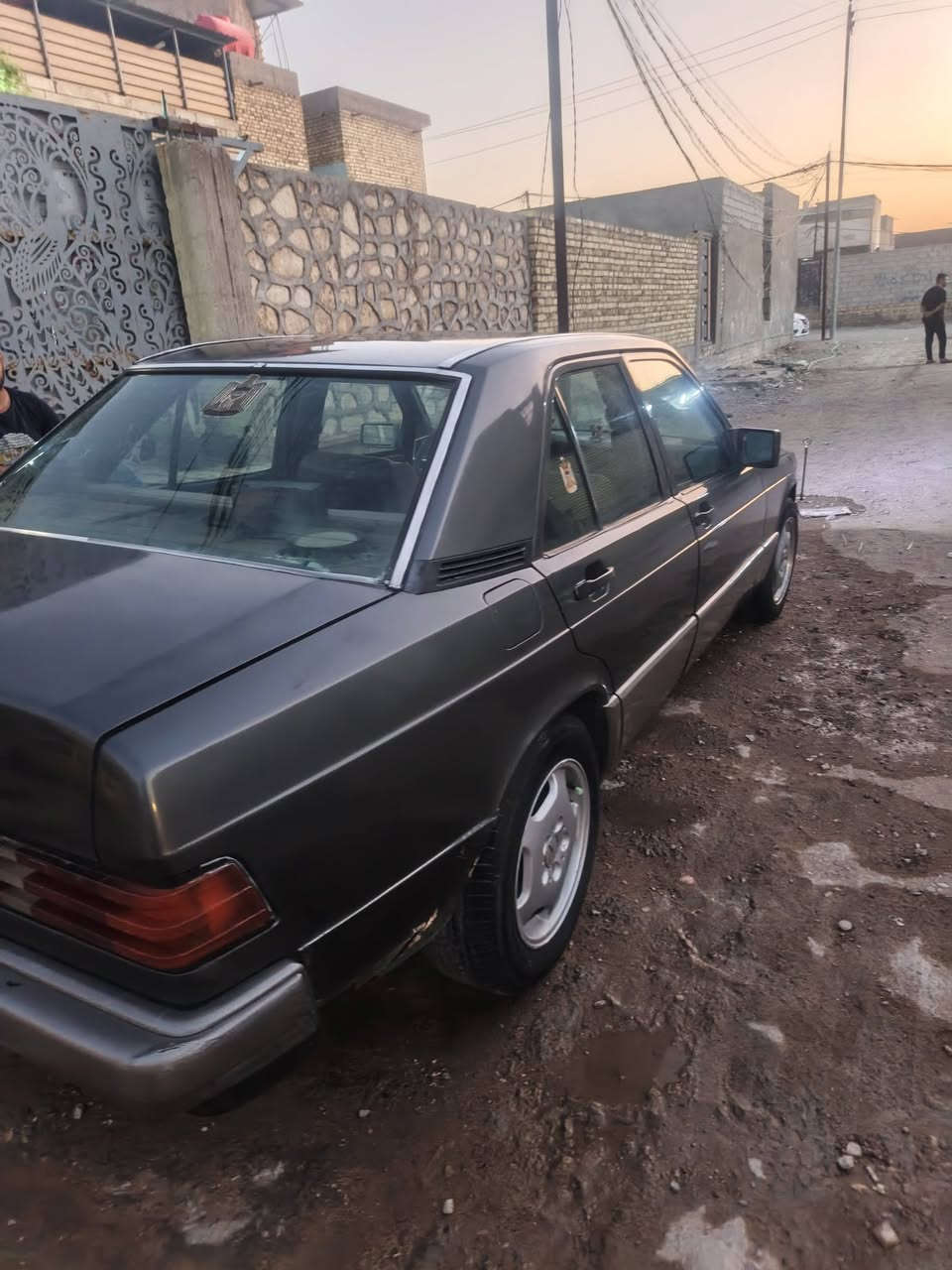 االسلام عليكم مارسدس 190للبيع او مراوس موديل 1990محورة كير ومكينه ونجي قواعد دبلات بلادية مكفولات رقم بغداد انكليزي سيارة عايزة ترتيب السعر 35وبيه مجال مكان السيارة النجف كوفة شارع المطار للستفسار ***********
