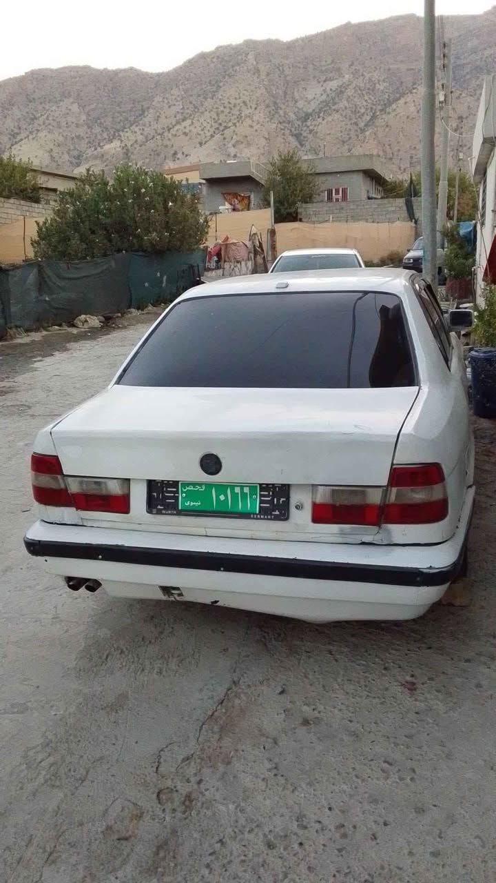 بوو فروشتن bmw525ئتوماتيك موديل1991علوجه *********** مه كينه كه بس Singapore
