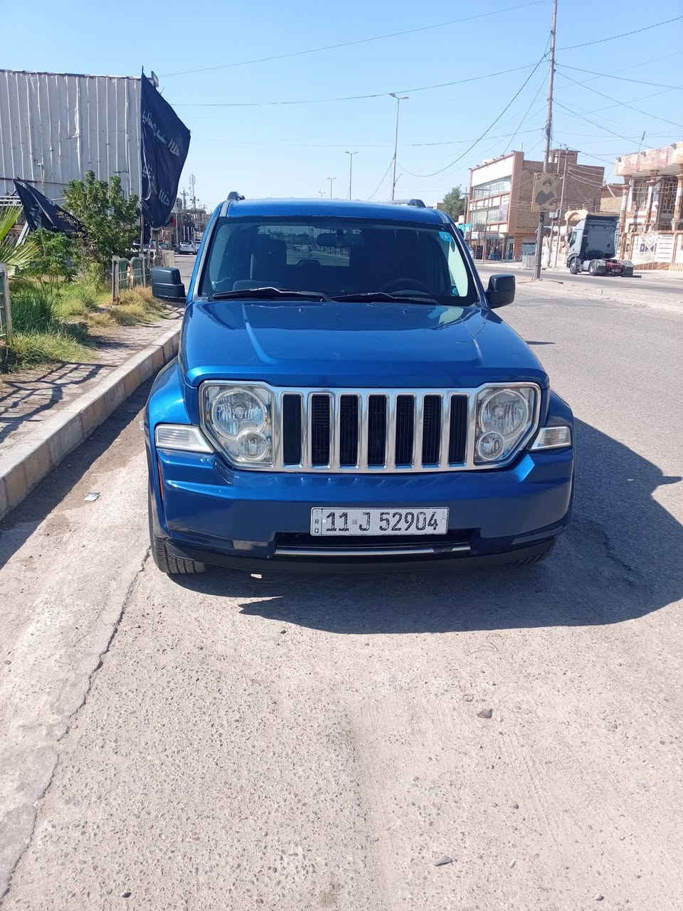 جيب لبرتي موديل 2009 رقم بغداد باسمي سياره احله من الصوره بيها هلال خلفي ورشات بصيطه حداديه وتخم تاير جدد سياره جاهزة والسعر جداً مناسب خابر وتدلل *********** ملاحضه مكان السياره العماره

