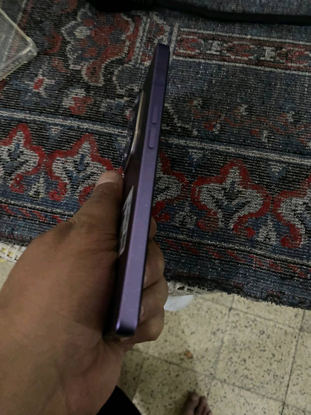 انفنكس نوت 50 برو بلس شاشه بيهه شخوط صغيره ما تبين من تخلي لزكه السعر ٣٥٠ الف وبي مجال شويه للشراي او اراوس نفس الجهاز بس اريده كلش نضيف ما يهمني الون ونطي فرق  الجهاز بدون ملحقات مكاني بغداد المنصور