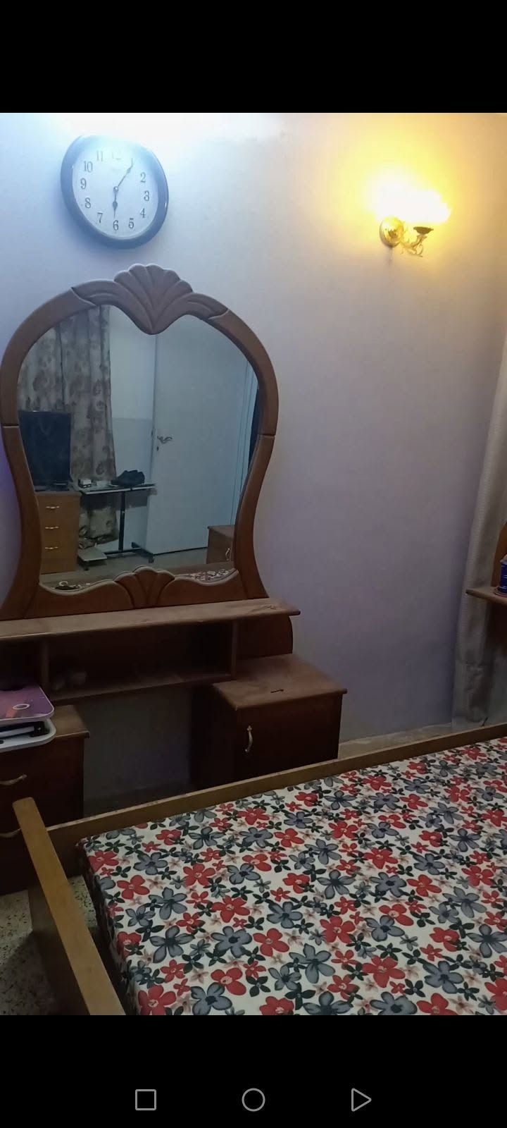غرفة نوم 7 قطع نضيفه بس كاصين باب من الكنتور  ب175 وبيها مجال
كونفيره ب85 ضخمه
ثلاجه حجم كبير ب150 وبيها مجال
ميز و4 كراسي وطبلات 2 ب50
صوبه نفطيه صالون ب65 وبيها مجال
صوبه حمره ب30
طباخ 4 عيون ب60
زوالي كلش نضاف الوحده على 15 وبيهن زوج جوزيات
جهاز رياضي اوبتكال بي مشكله من الشمس تعبان البلاستك ويه ب30
جهاز رياضه سكس باك ب50
العاب اطفال منوعه ورحله وكرسي وخيمه شلعه ب40
تيبلام 2 قديمات ب10

والاغراض بيهن مجال للشراي
مكاني اعظميه للتواصل ***********

