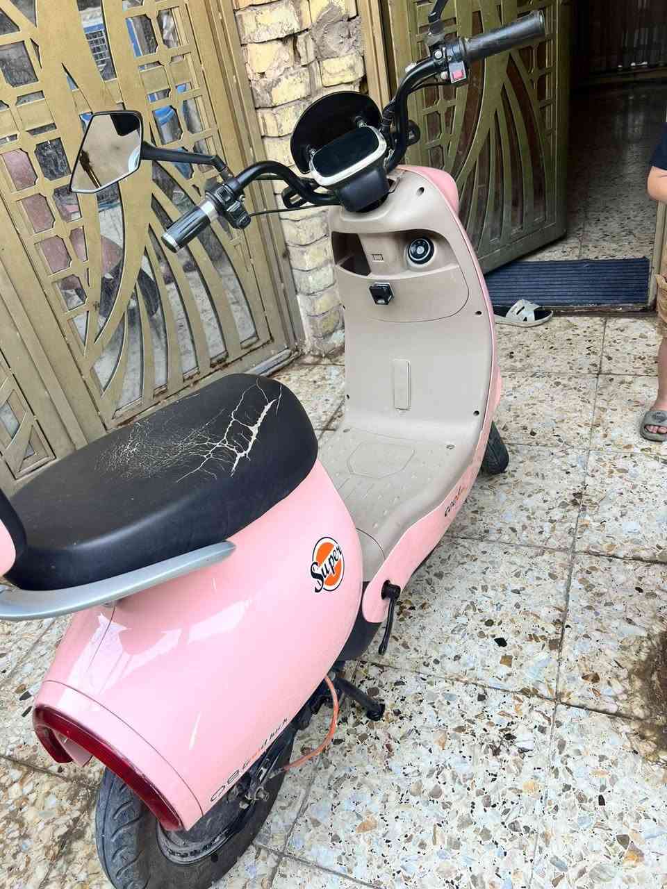 دراجه شحن ٣سرع بطاريات جديده   كلها شغاله مابيها  اي مشكله  سعر  ٤٠٠ بيها  مجال  مكاني دوره   ***********
