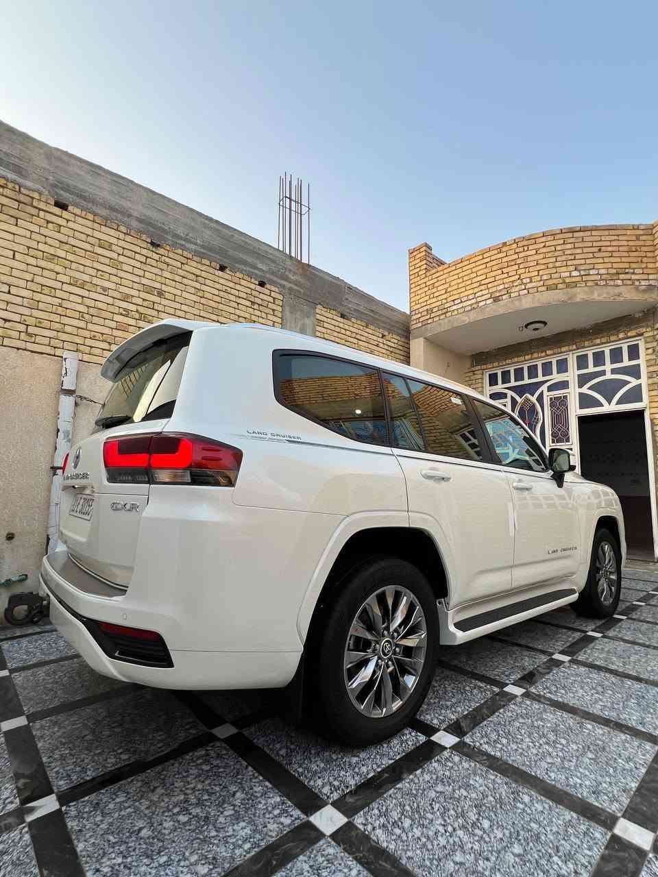 لاندكروز GXR • ٢٠٢٤ • رقم بغداد