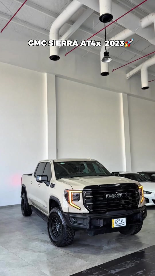 للمعلومات اكثر يرجى التواصل على الأرقام *********** ***********  شكرا لتواصلكم معنا🙏 

نص مكتوب في الصور:
- GMC SIERRA AT4x 2023