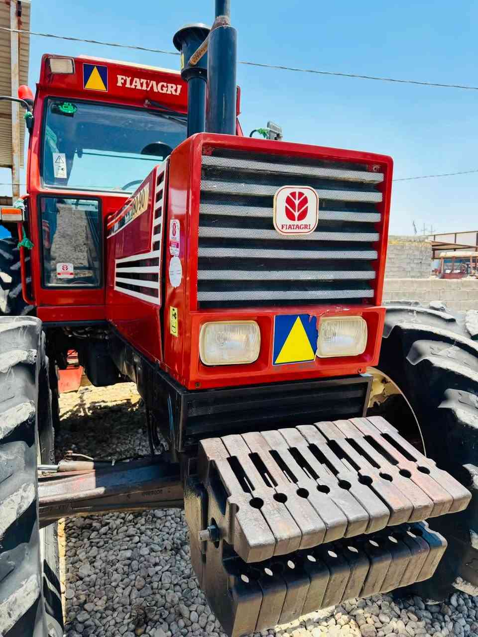 مكينة فيات للبيع حجم 180 موديل 95 نص أو توماتيك  للاستفسار الاتصال على الرقم ***********.
