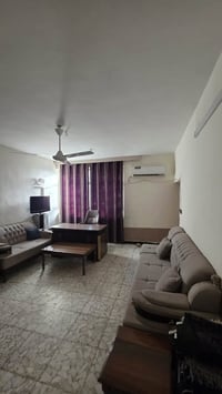 ايجار تجاري • واجهة ٢٠م • ٣٠٠م