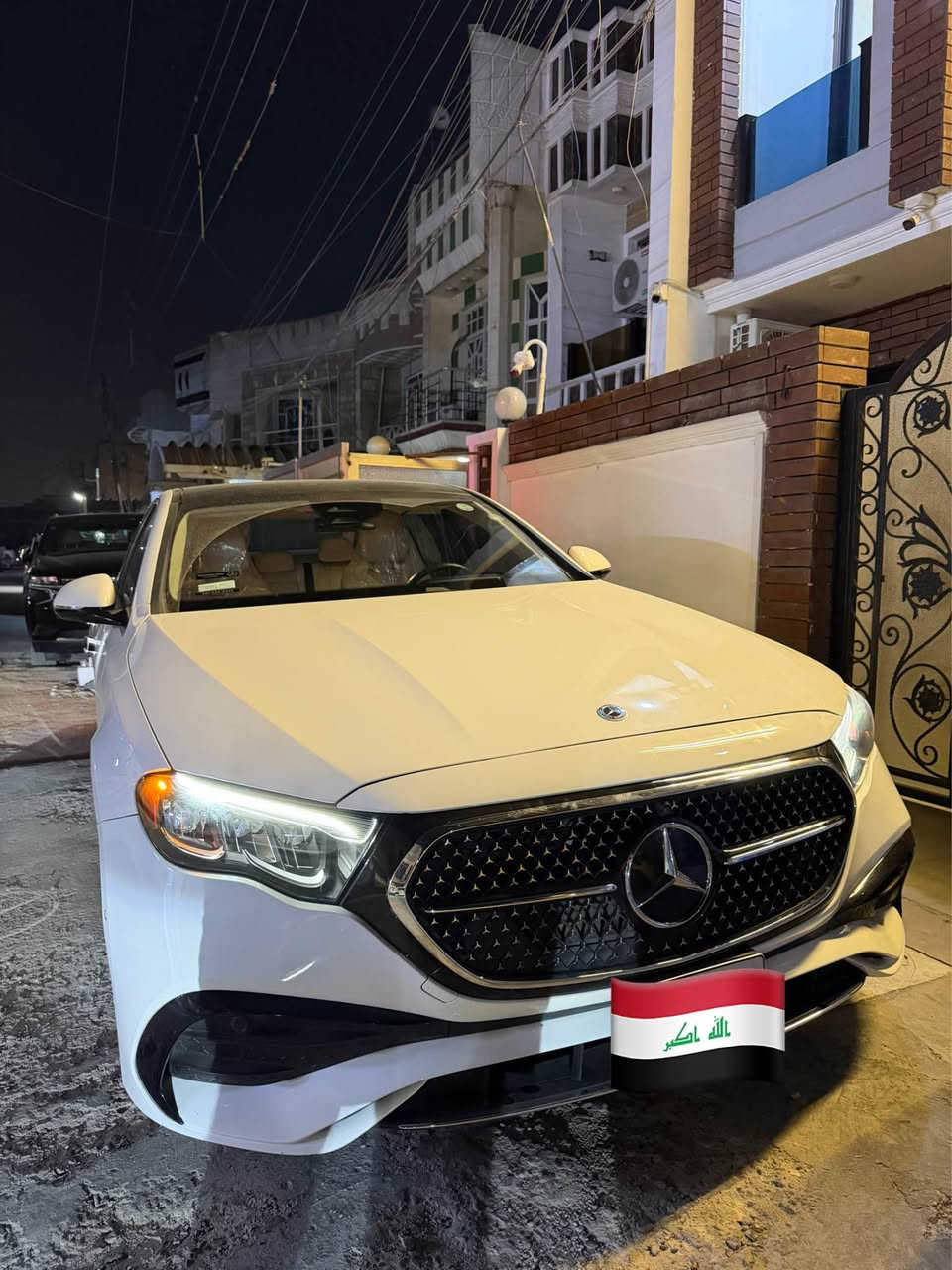 السلام عليكم شباب 
مرسيدس E350 2024 
فول مواصفات دشبول النجمة
ماشيه 22 كيلو 
مساج 
64 لون
داخل ابيض 
خزن كشنات
حساسات وكامرات 360 درجة
سيارة 4Matlc
باج تضليل جديد السيارة دخول جديد وترقيم على ايدي كلين تايتل فقط اربع اصابع pdrبجاملغ الامامي
54 وبيها مجال للاستفسار *********** بغداد, العراق

