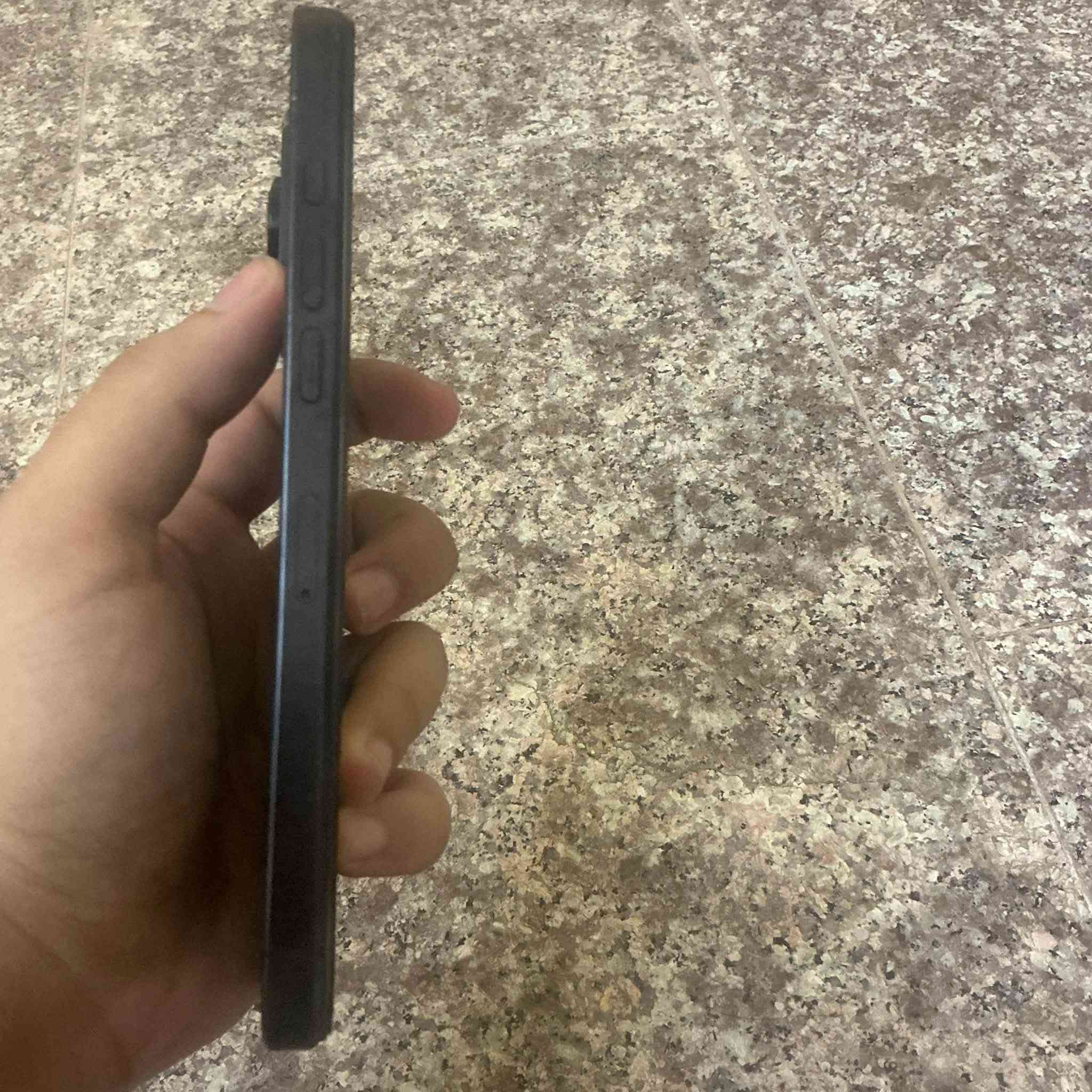 ايفون 16 برو ماكس • 256 • شاشة مبدلة